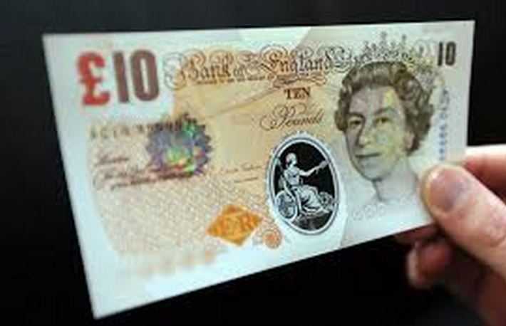 Полимерные банкноты в Англии