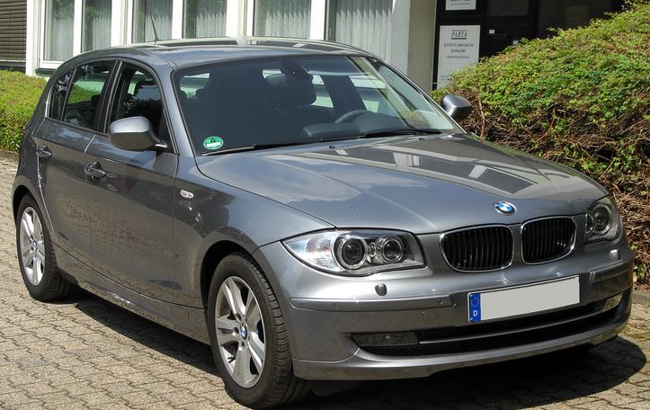 BMW разработал рекламное приложение для салонов своих авто